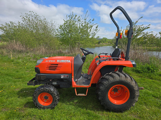 Used Kubota STV40 Compact Tractor