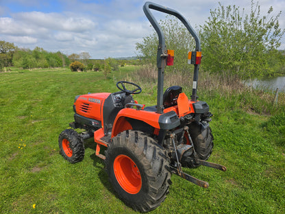 Used Kubota STV40 Compact Tractor