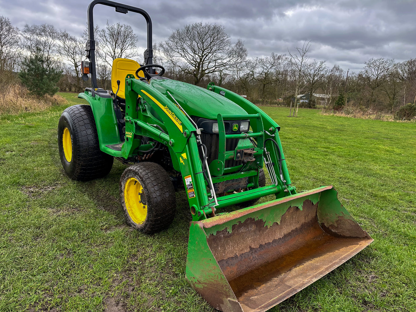 Used John Deere 3320 Compact Tractor with Loader