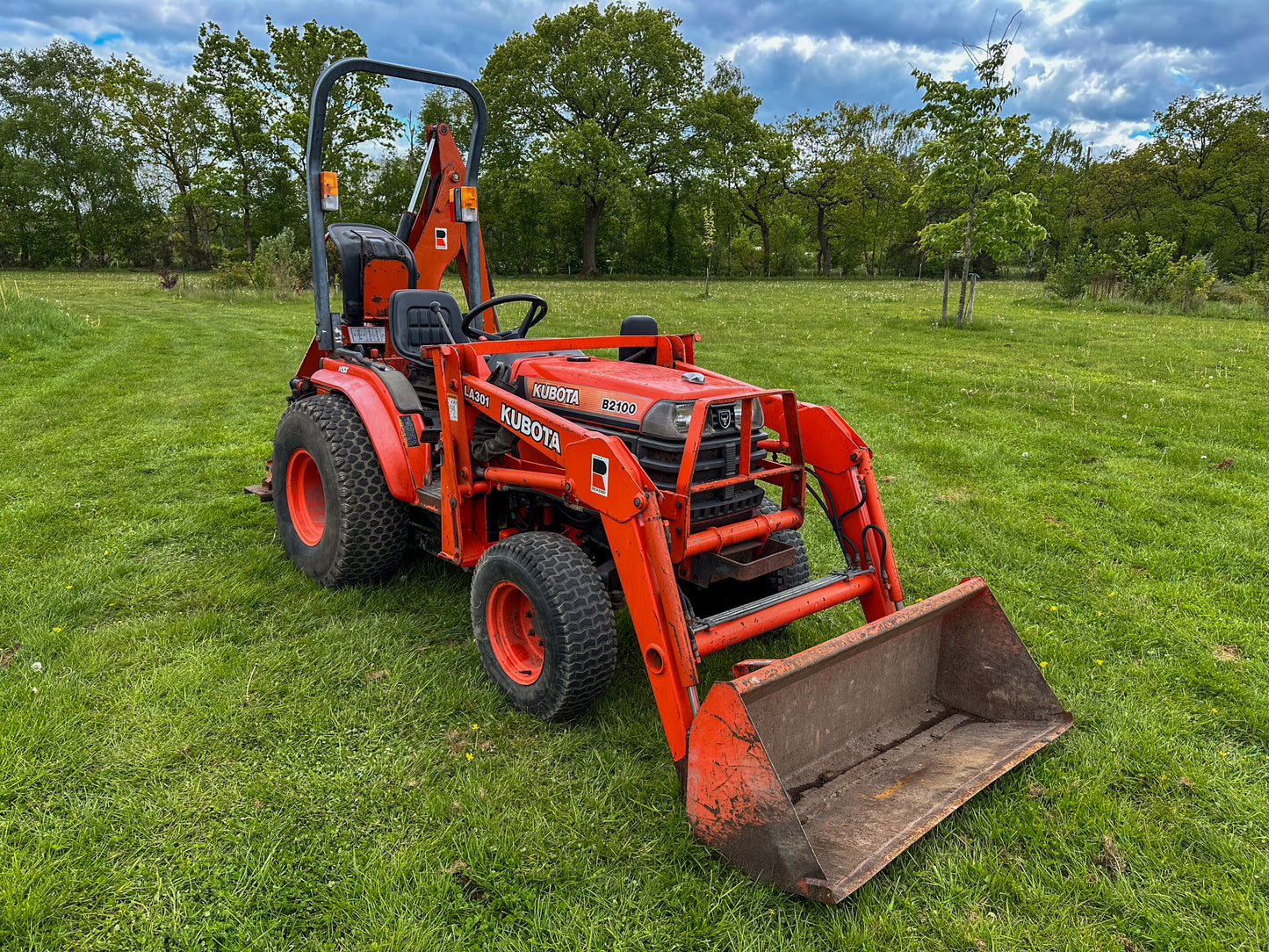 Used Kubota B2100 Compact Tractor with Front Loader and Backhoe