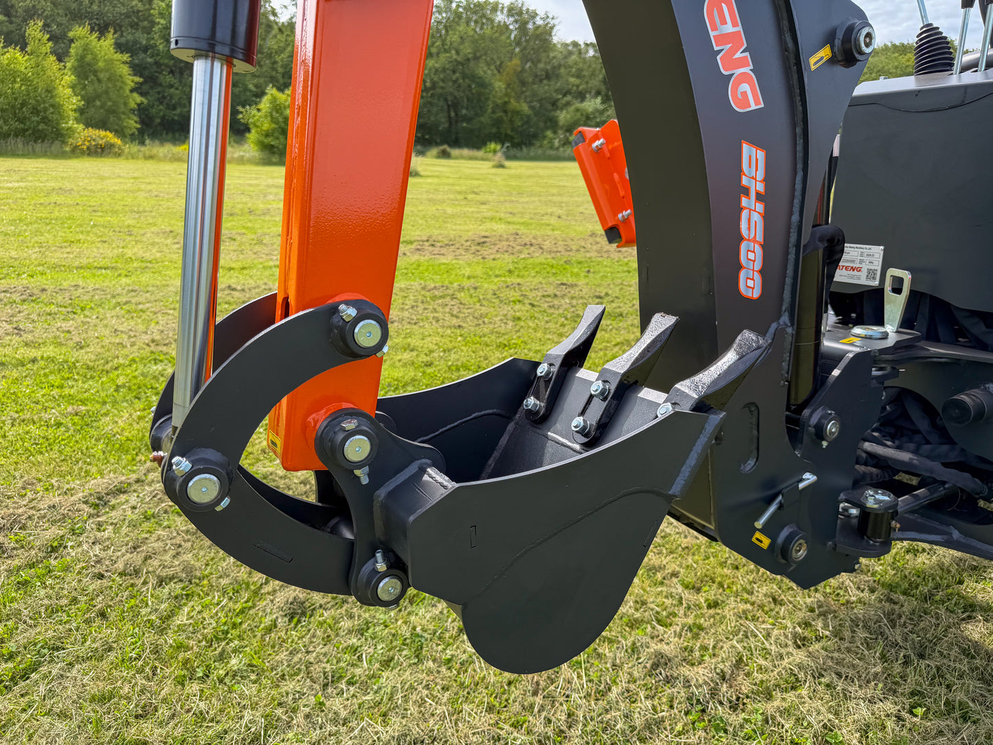 Mateng BH600 Tractor Backhoe