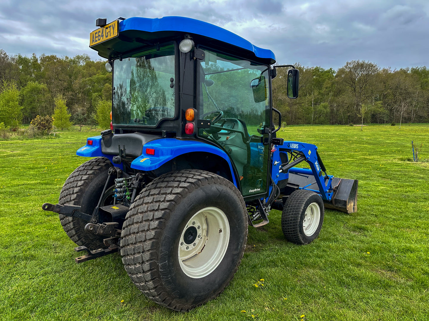 Used New Holland Boomer 3050 Compact Tractor with Front Loader