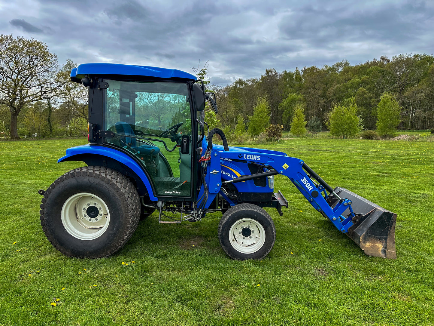 Used New Holland Boomer 3050 Compact Tractor with Front Loader