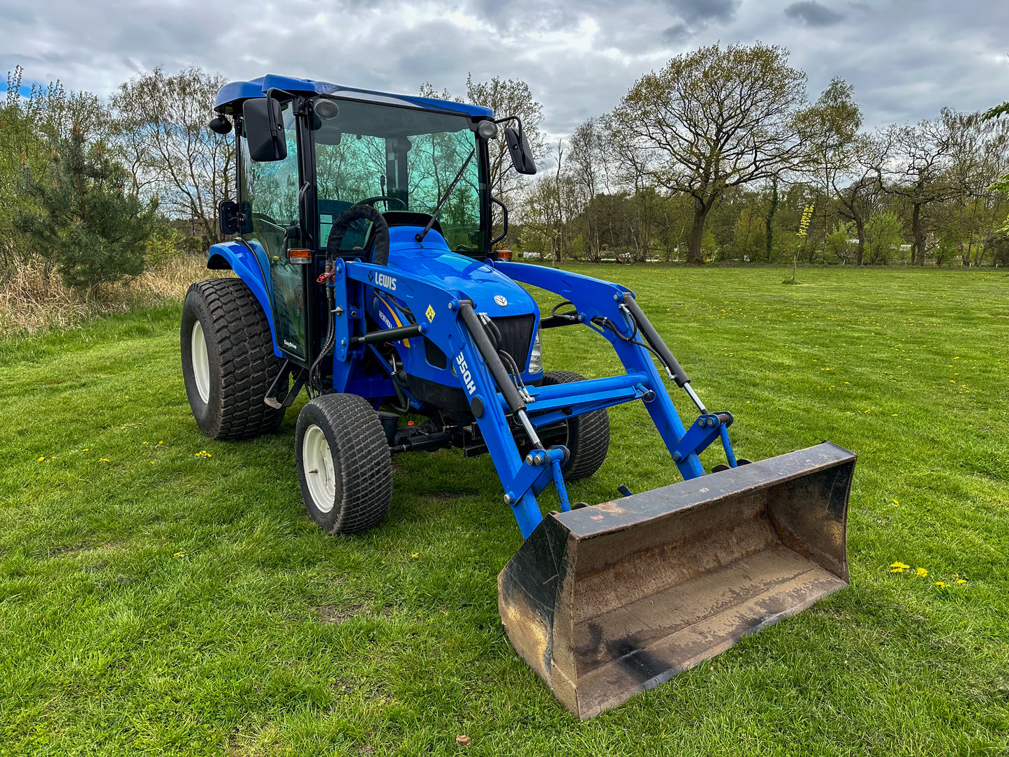 Used New Holland Boomer 3050 Compact Tractor with Front Loader