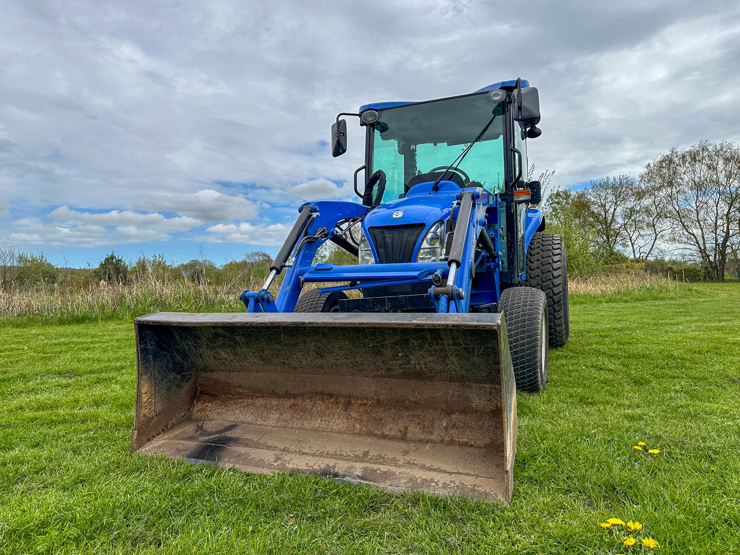 Used New Holland Boomer 3050 Compact Tractor with Front Loader