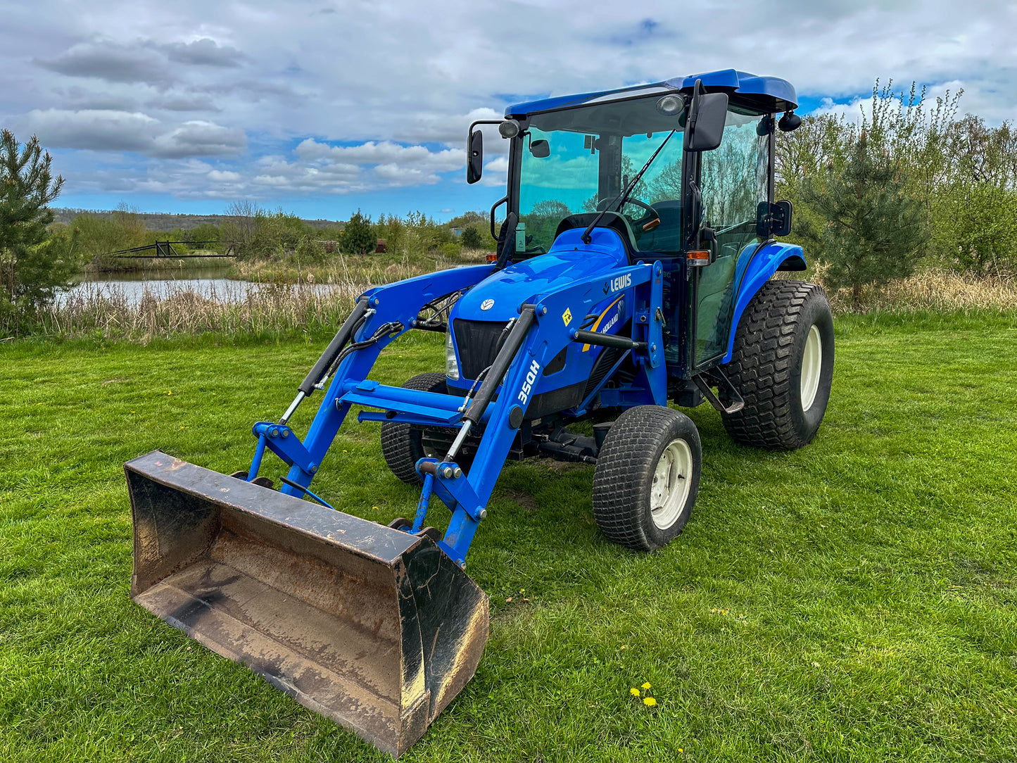 Used New Holland Boomer 3050 Compact Tractor with Front Loader