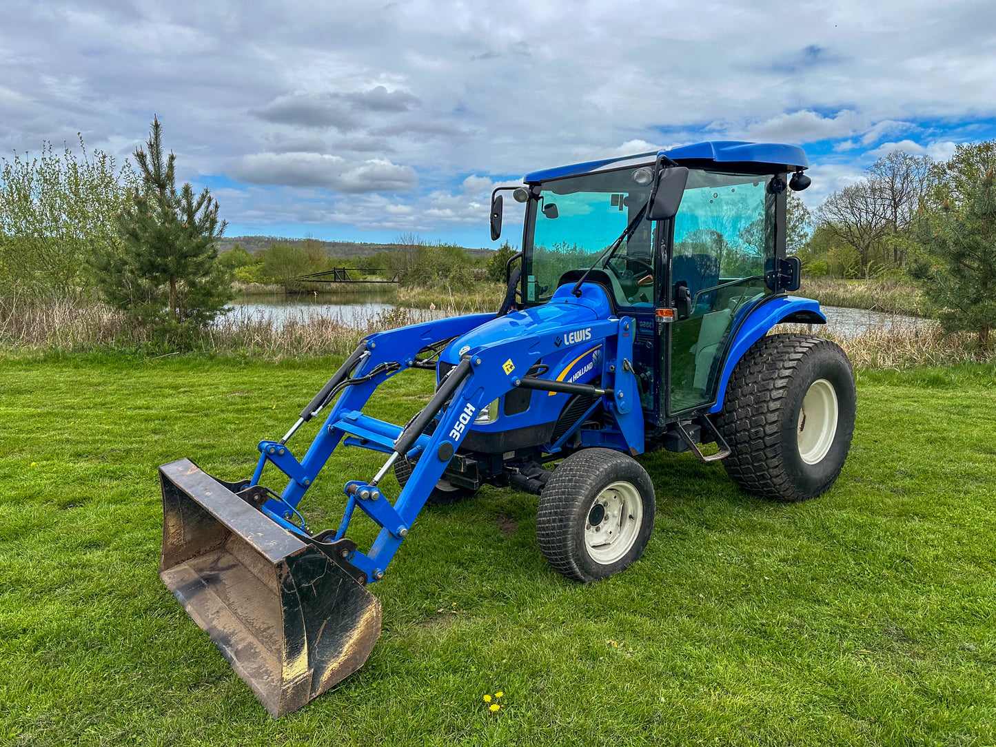 Used New Holland Boomer 3050 Compact Tractor with Front Loader