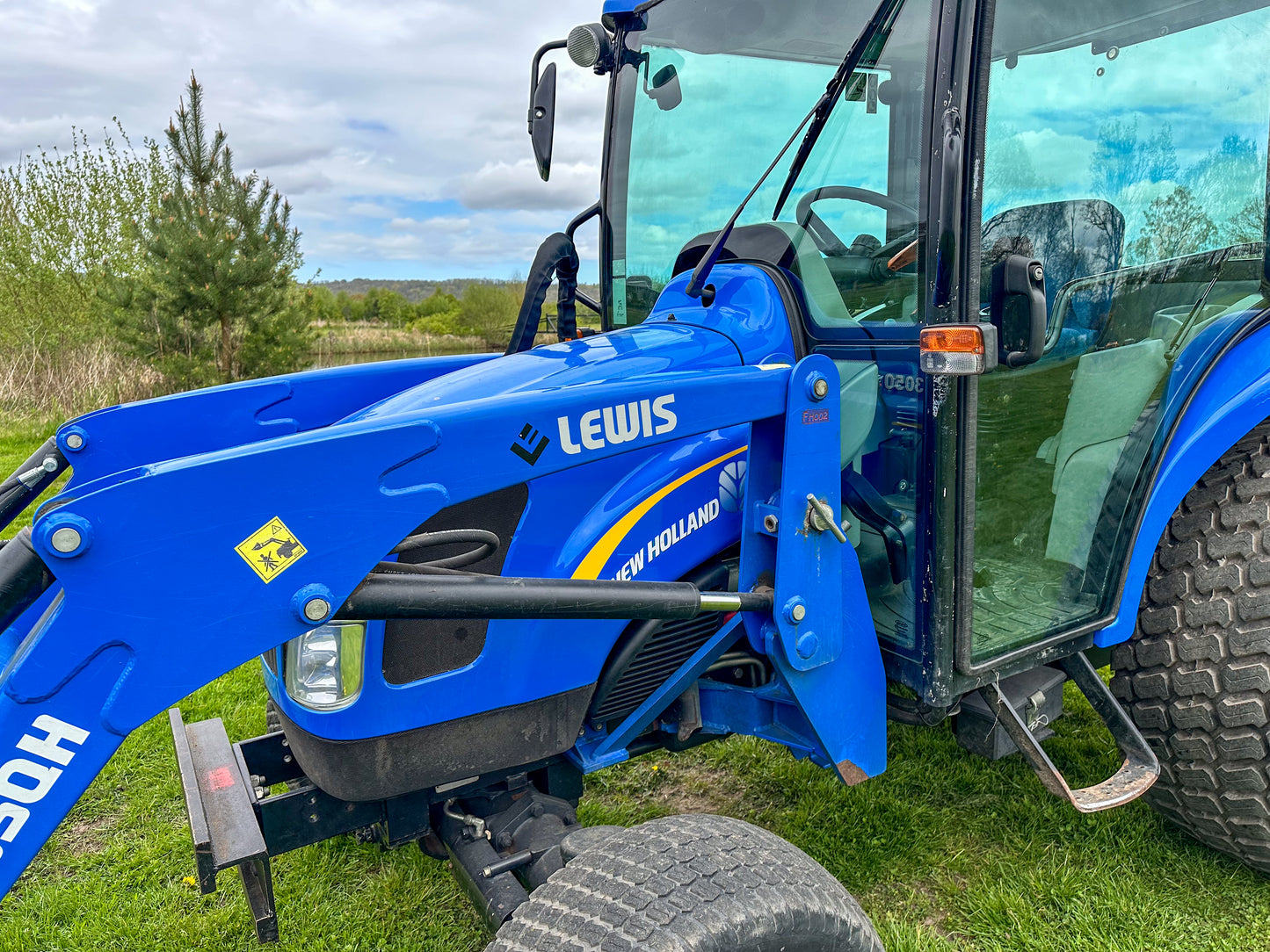 Used New Holland Boomer 3050 Compact Tractor with Front Loader