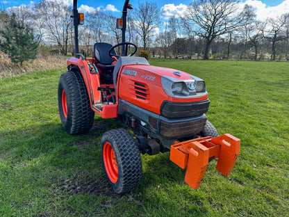 Used Kubota STV32 Compact Tractor