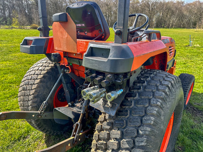 Used Kubota STV32 Compact Tractor