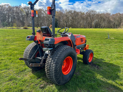Used Kubota STV32 Compact Tractor