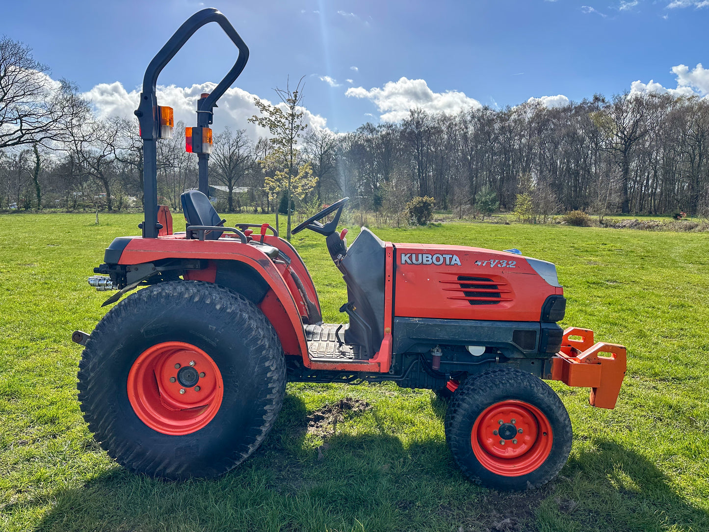 Used Kubota STV32 Compact Tractor