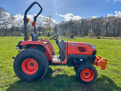 Used Kubota STV32 Compact Tractor